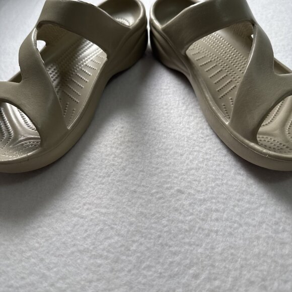 Dawgs Women's Z Beige Slip-On Sandals, Size 7 - Picture 8 of 9